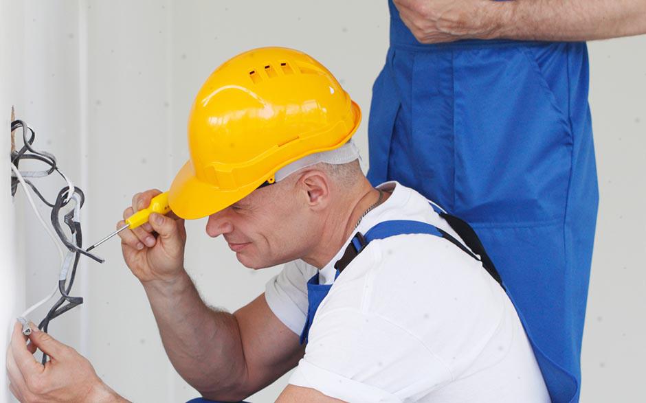 monteur électricien Saclas